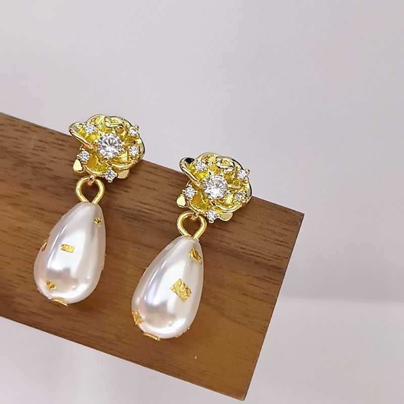 Vintage Gold Pearl Earrings Tassel Stud Earrings No Piercing Ear Clip