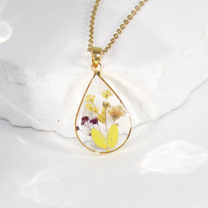 Natural dried flower specimen necklace