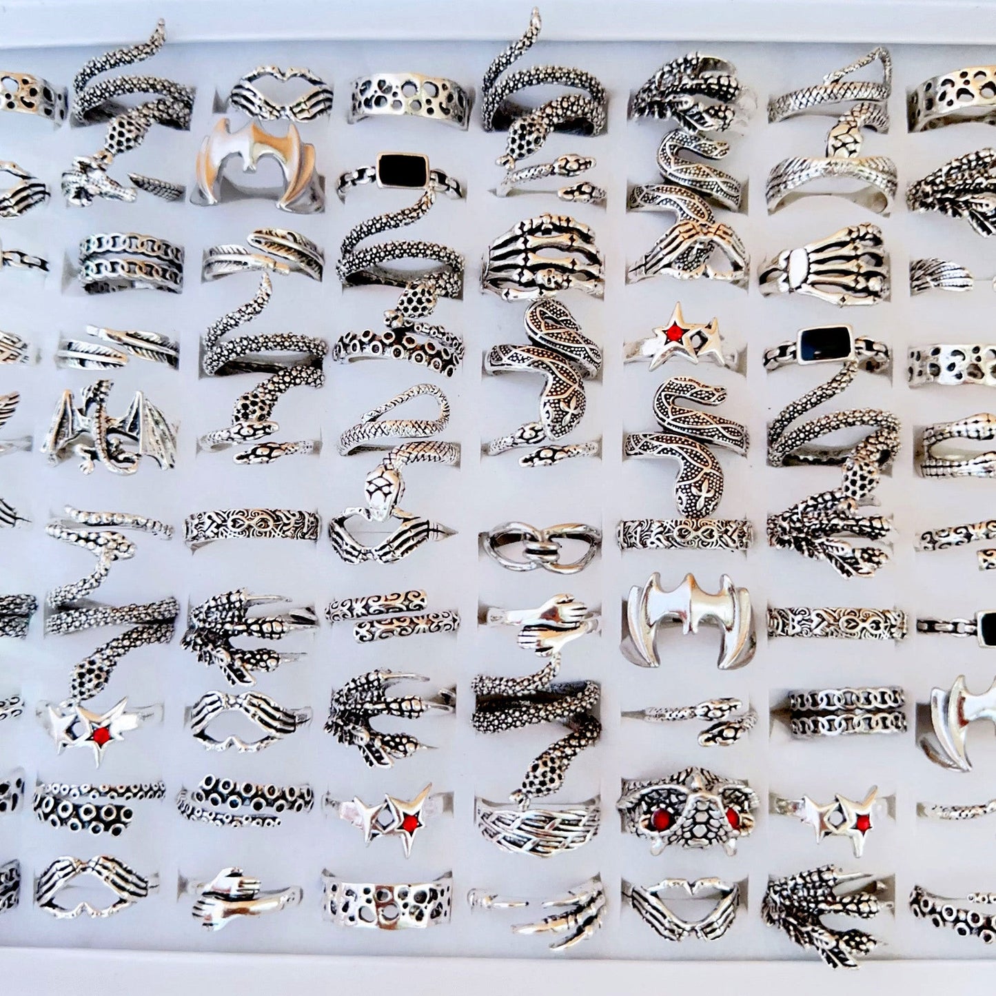 100pcs/ Box Mixed Snake-Shaped Dragon Claw Rings
