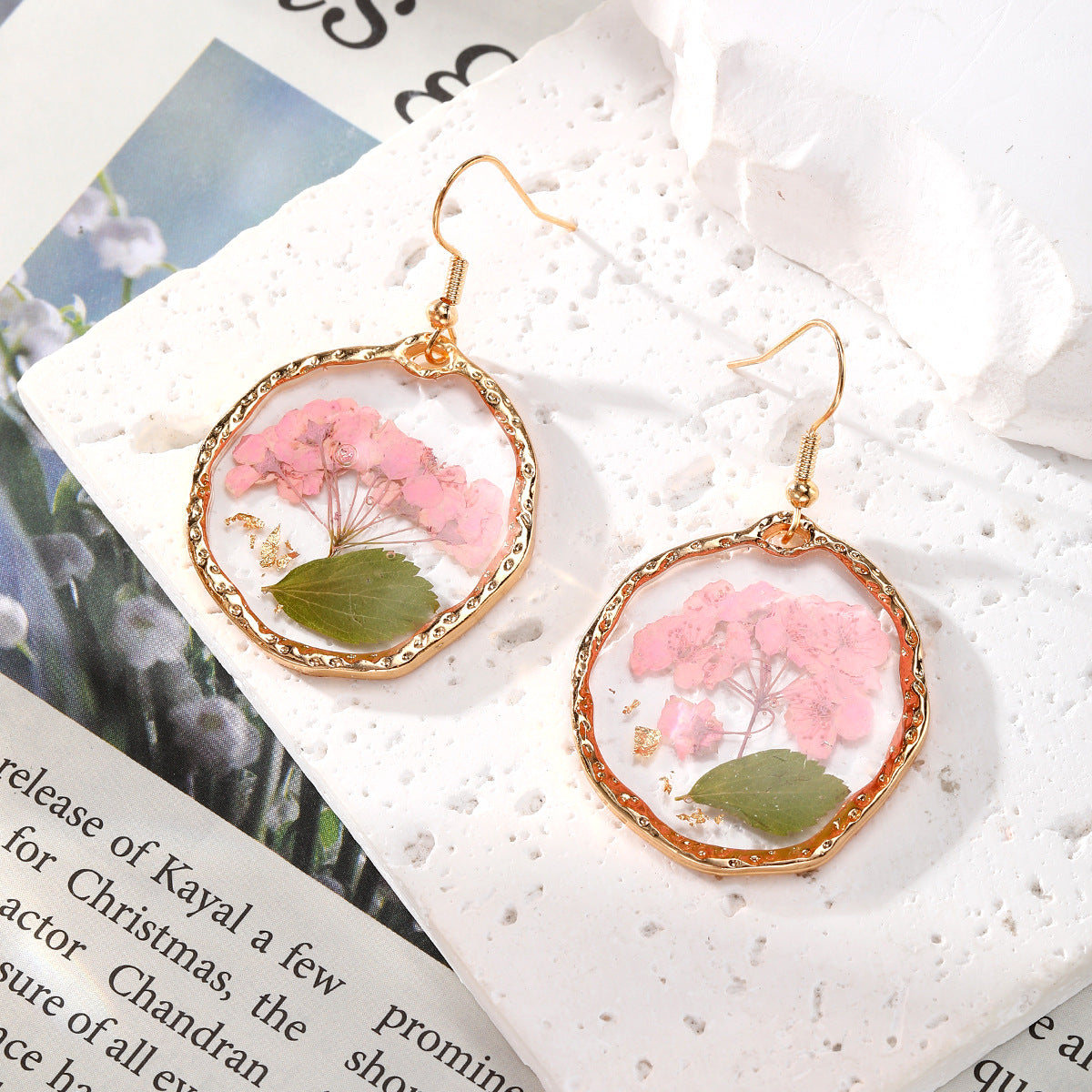 Irregular lace dried flower earrings